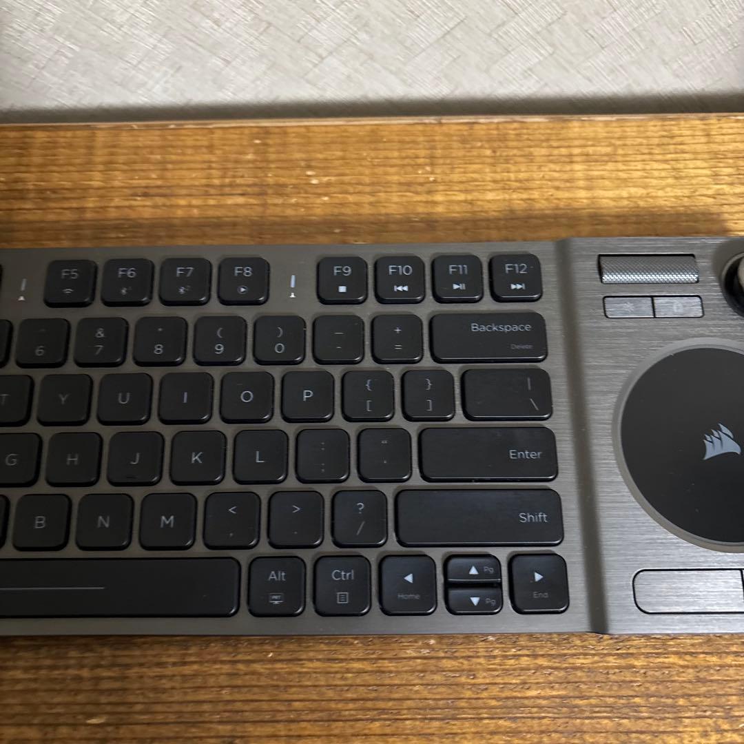 CORSAIR K83 ワイヤレス　エンターテイメント　キーボード　コルセア