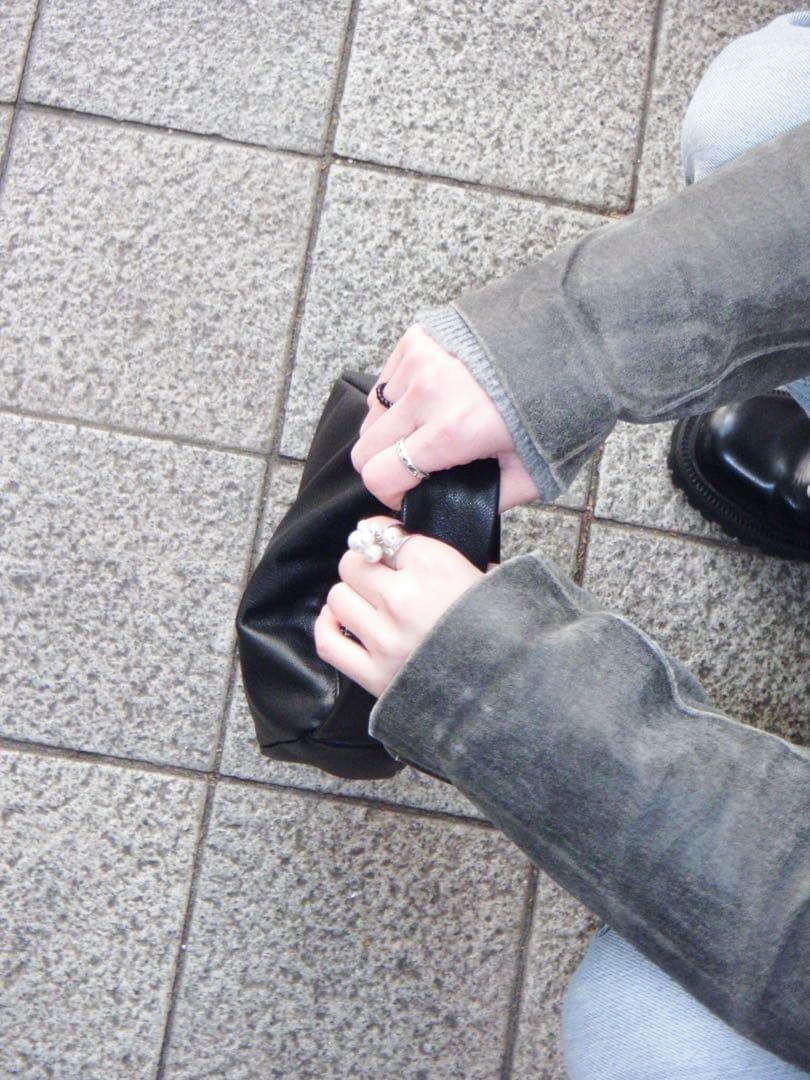 KEESE 黒 レザーショルダーバッグ ジップ Sサイズ ブラック ハンドバッグ