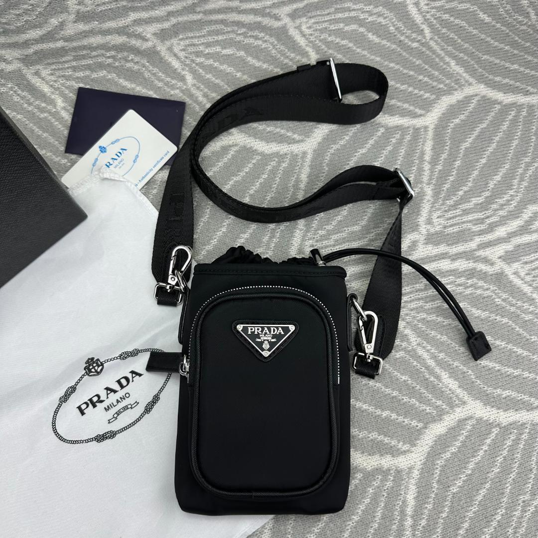 早い者勝ち! ブラック ショルダーバッグ