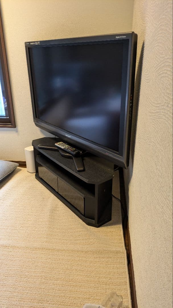 SHARP フルハイビジョン液晶テレビ /テレビ台付き
リモコンなし