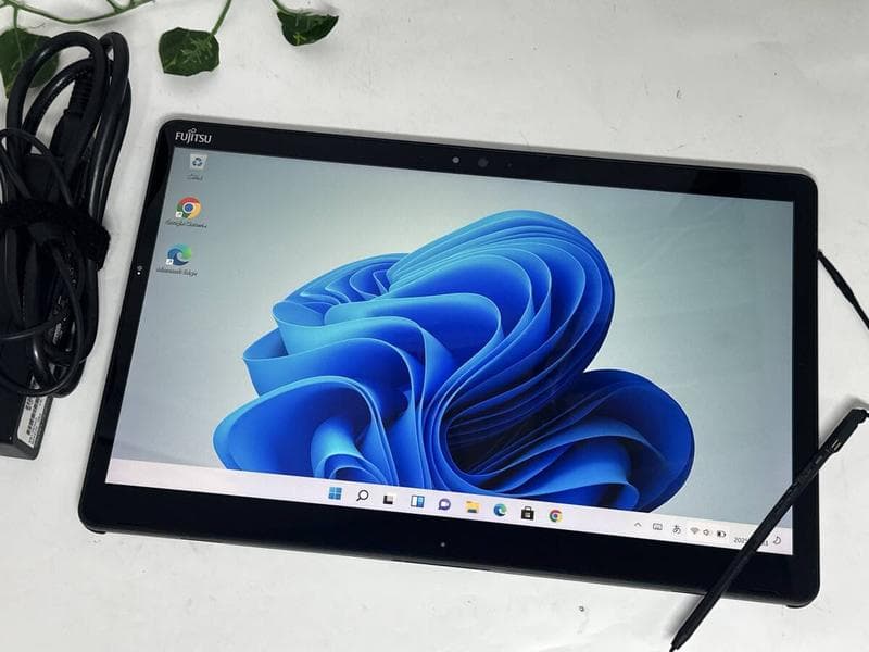 タブレット!!富士通 ARROWS Tab Q738/SB/i5-8世代