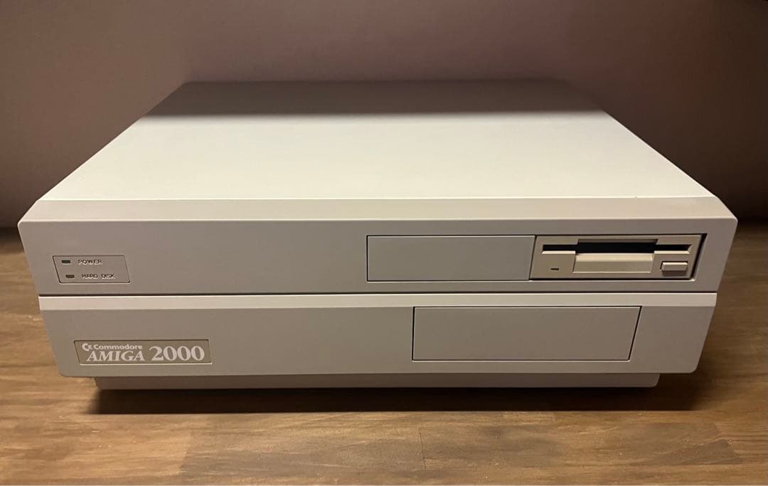 Amiga2000 コンピュータ　本体のみ