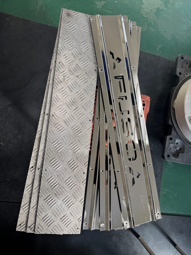 FUSO Super Great 垂れゴムウエイト三分割