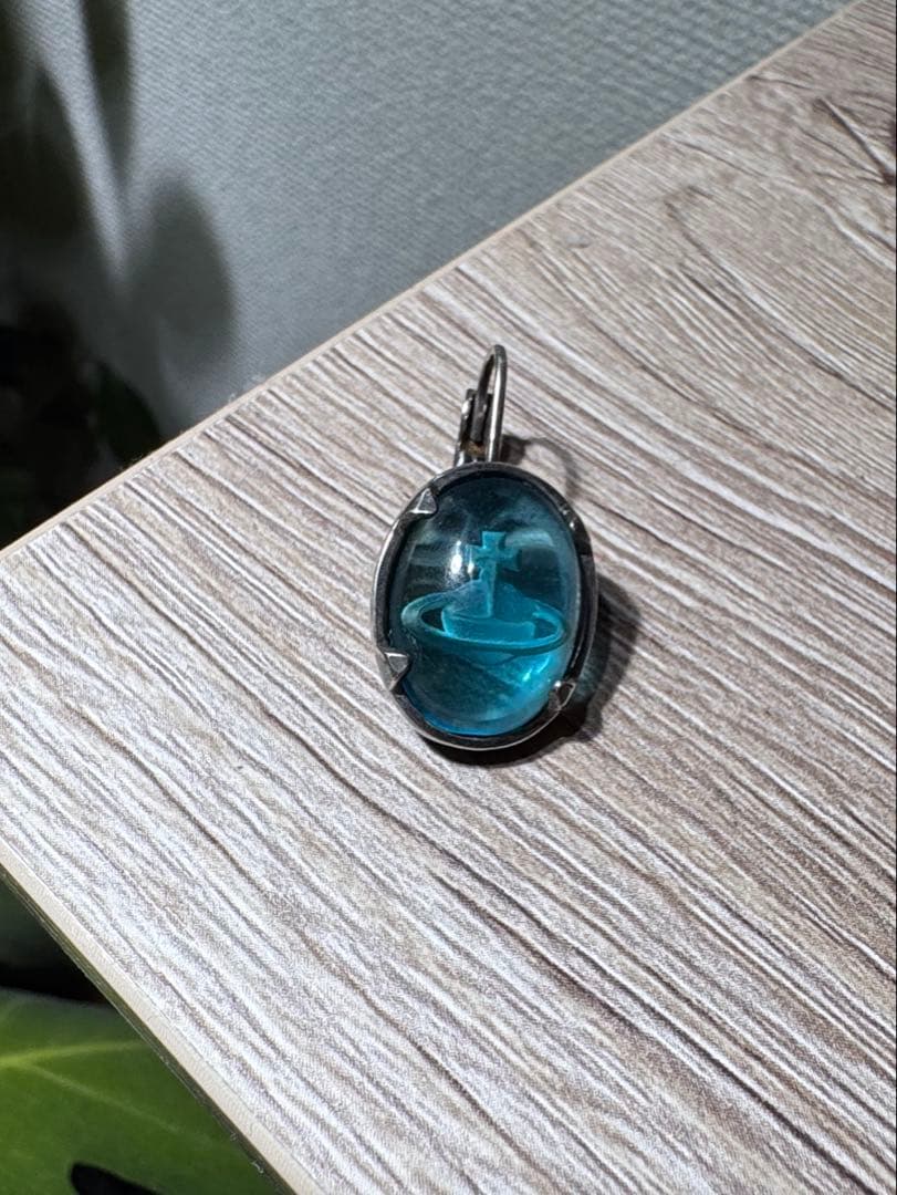 ヴィヴィアンウエストウッド　初期　カボションピアス