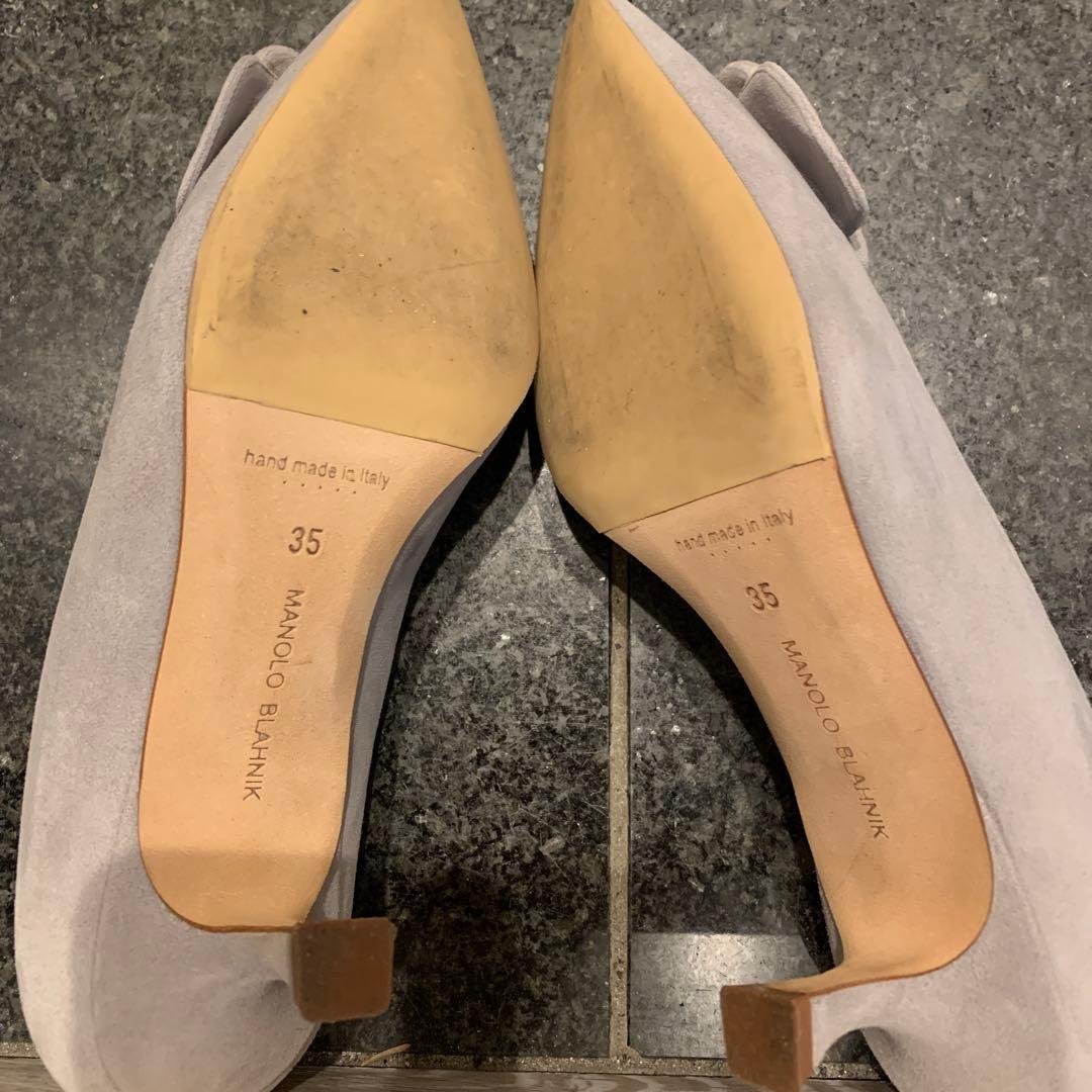 マノロブラニク　ライトグレー ポインテッドトゥパンプス