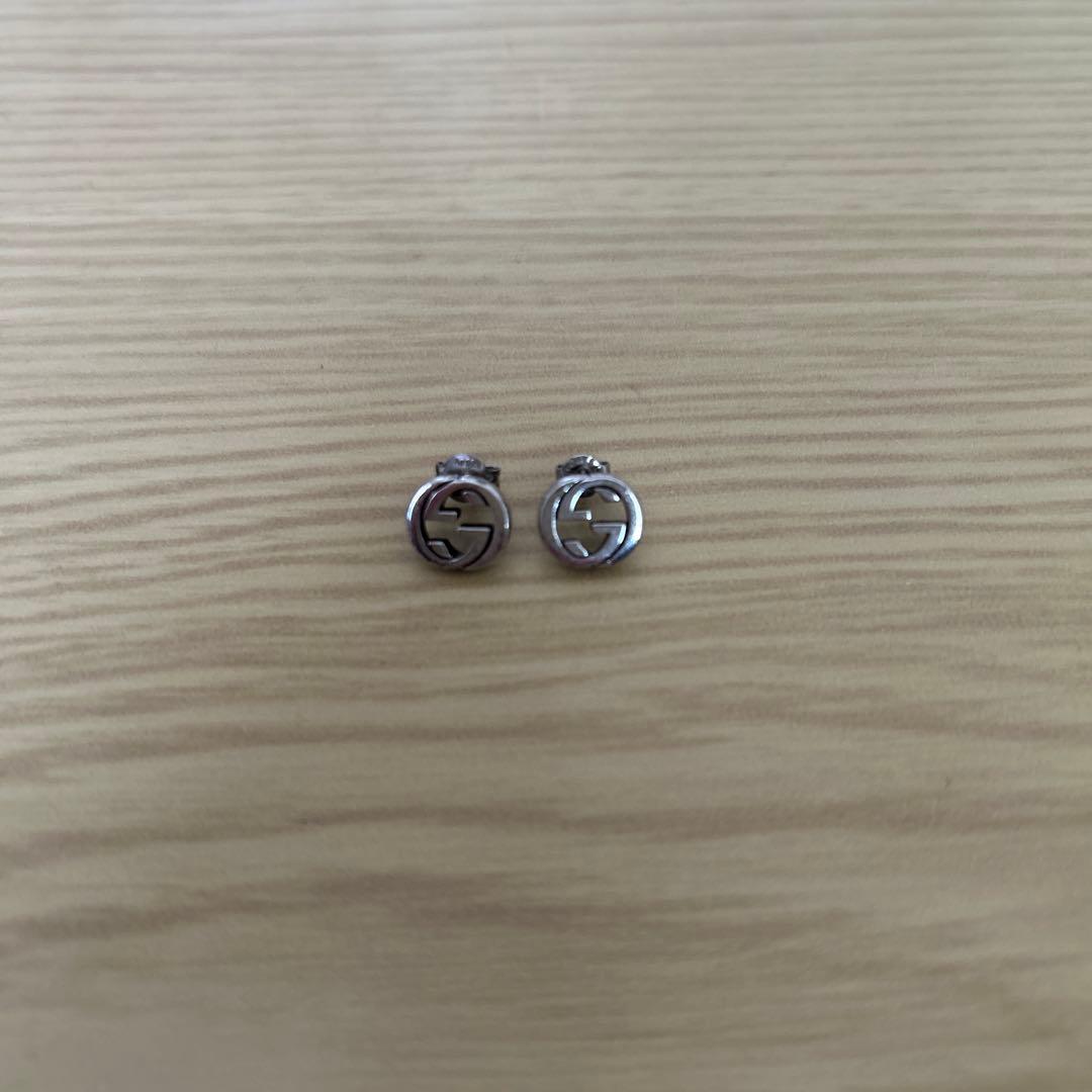 GUCCI ピアス　インターロッキング　silver
