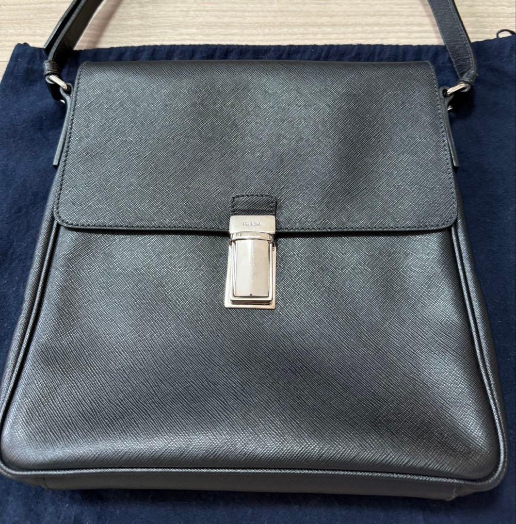 プラダ PRADA ショルダーバッグ レザー メンズ VA0973