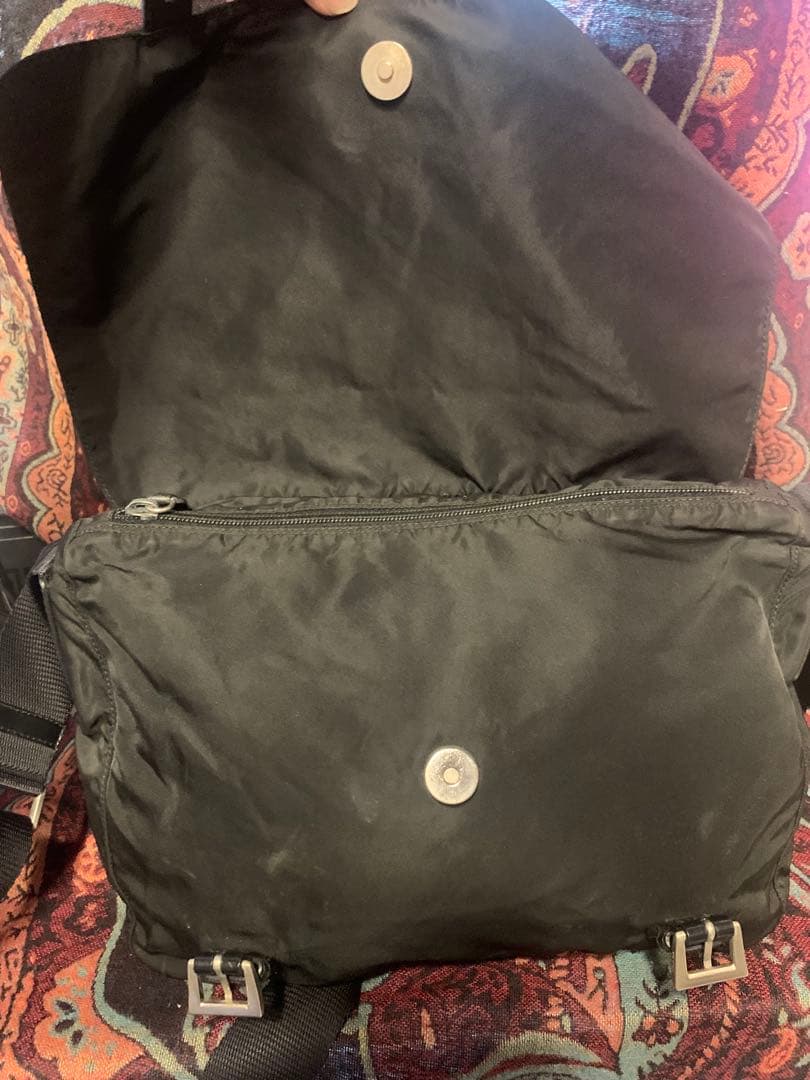 PRADA メッセンジャーバッグ　ナイロン