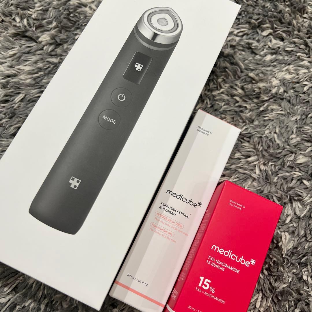 タ*サ様 美品❗️メディキューブ　美顔器　セラム付