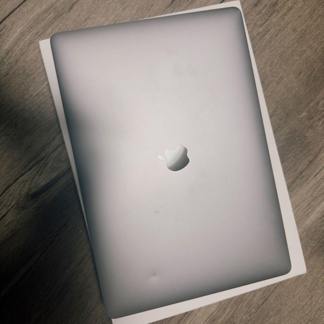 MacBook Pro (15-inch, 2019) 付属品なし