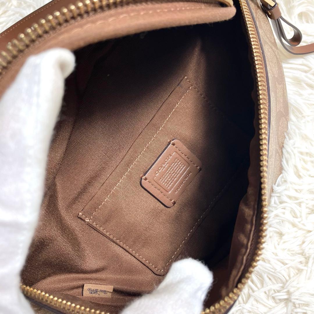 【極美品】coach ウエストバッグ PVC シグネチャー