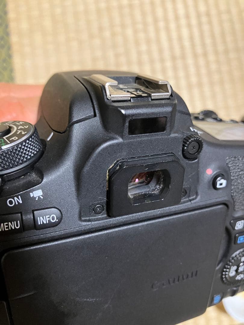 Canon EOS 8000D デジタル一眼レフカメラ 18-135レンズキット