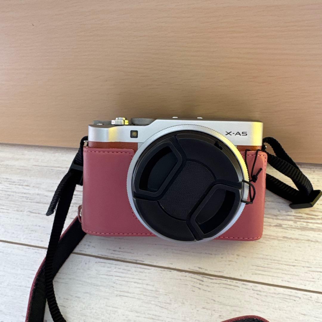 Fujifilm X-A5 ミラーレス一眼 15-45mm