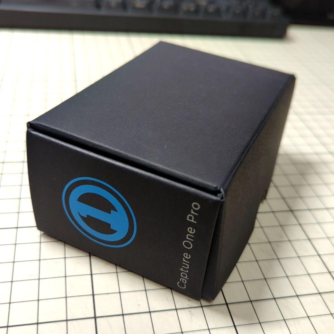 r*w様 Capture One Pro 9（ USBメモリとライセンスキー）