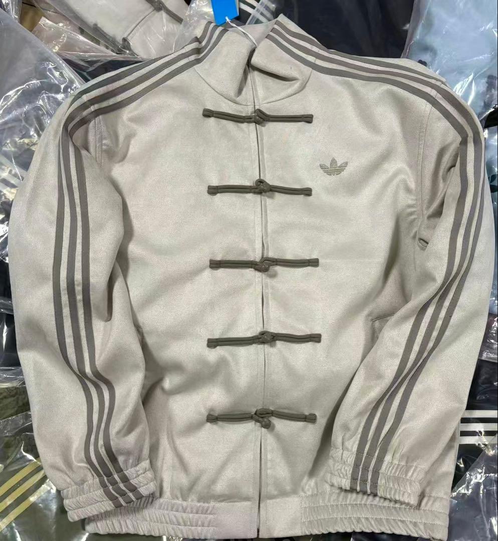 adidasアディダス 中国限定 蛇年トラックジャケッtトホワイト　Sサイズ