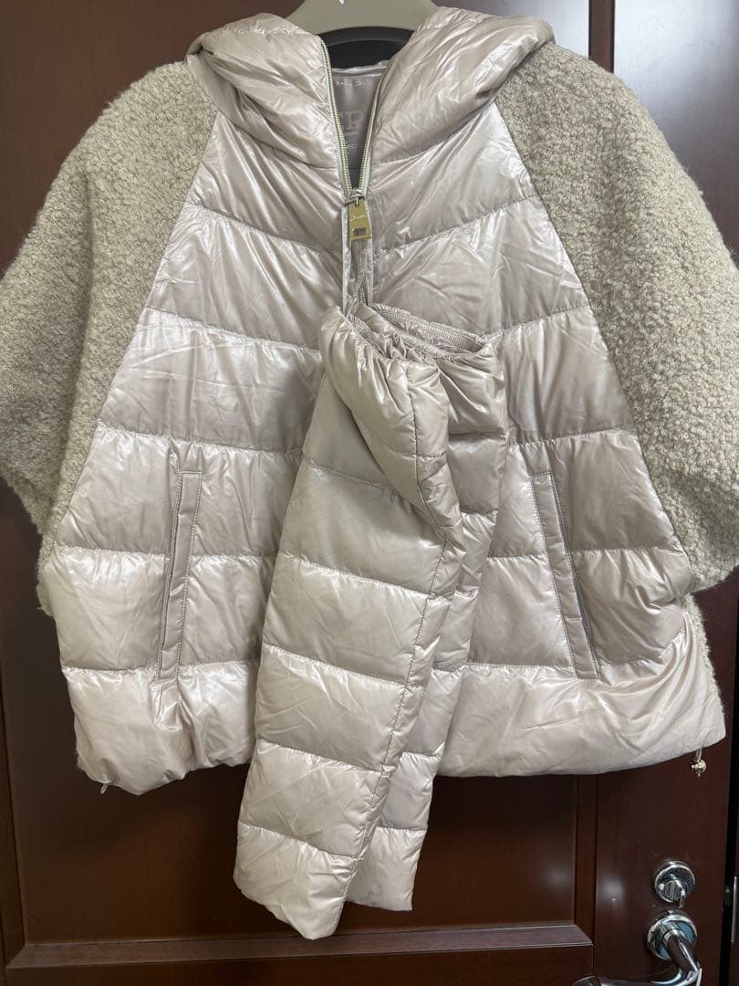 国内正規 HERNO ヘルノ　40 ベージュ フード付き 試着のみ