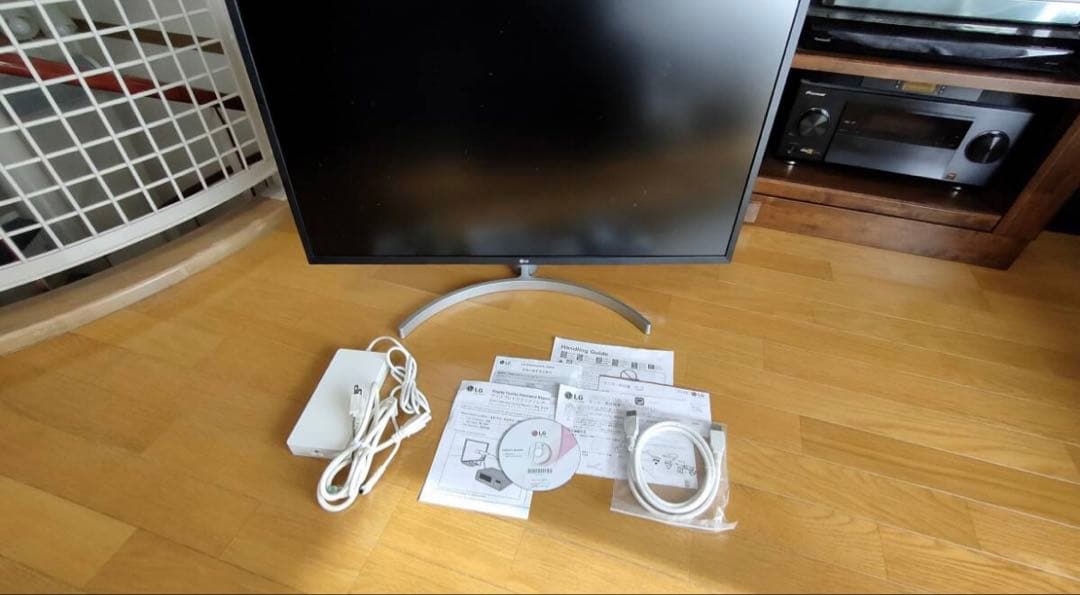 LG製4Kモニター 32UL750-W