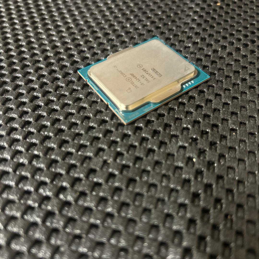 黃*黃様 Intel Core i5-12400F LGA1700