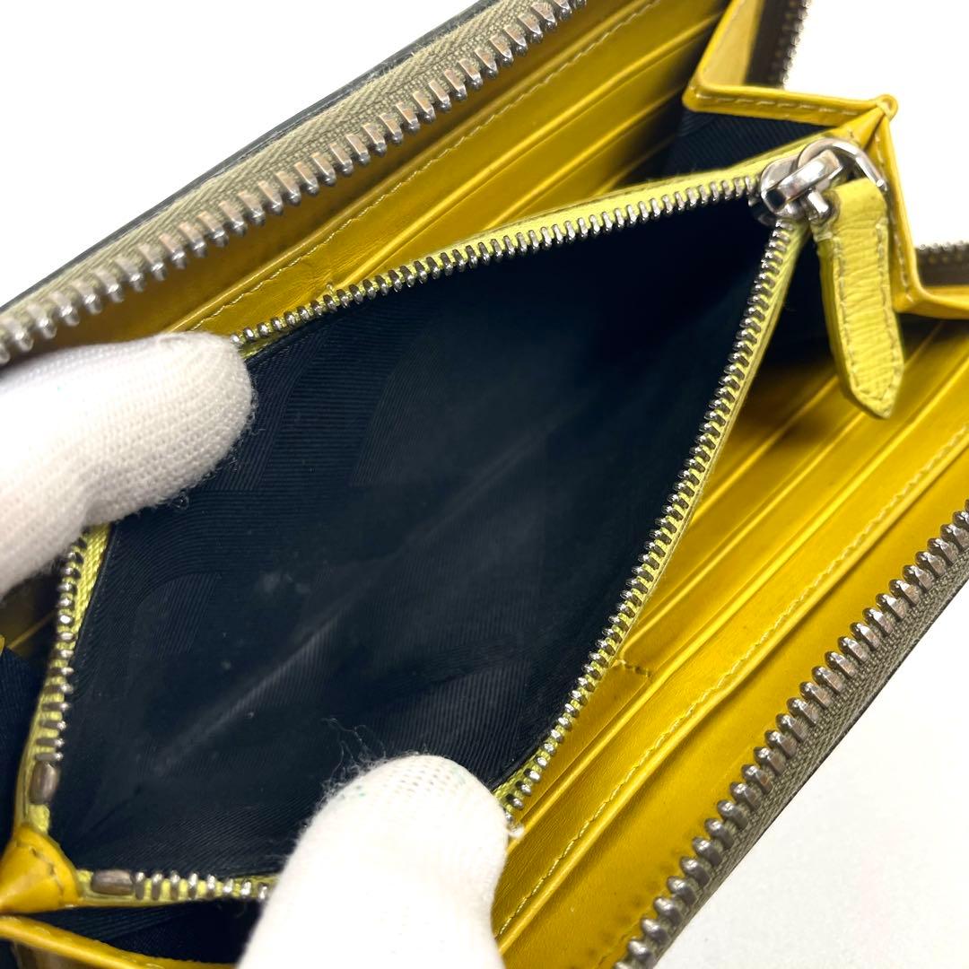 バーバリー　長財布　ラウンドファスナー　ロゴプレート　バイカラー　チェック柄