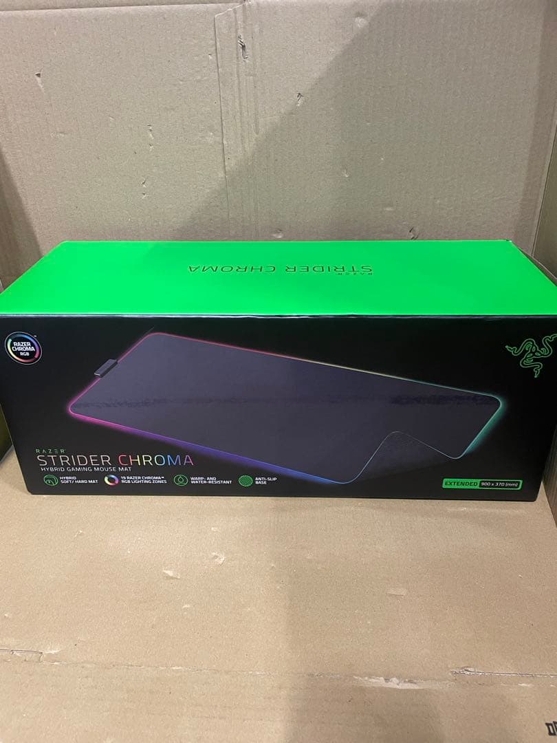 Razer Strider Chroma ゲーミングマウスパッド Black