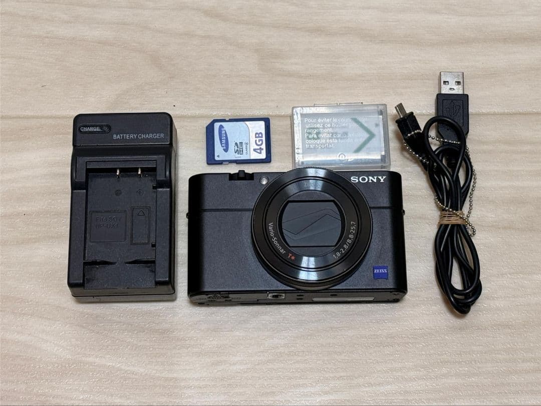 デジタルカメラ SONY Cyber-shot 4K R5 DSC-RX100M5A