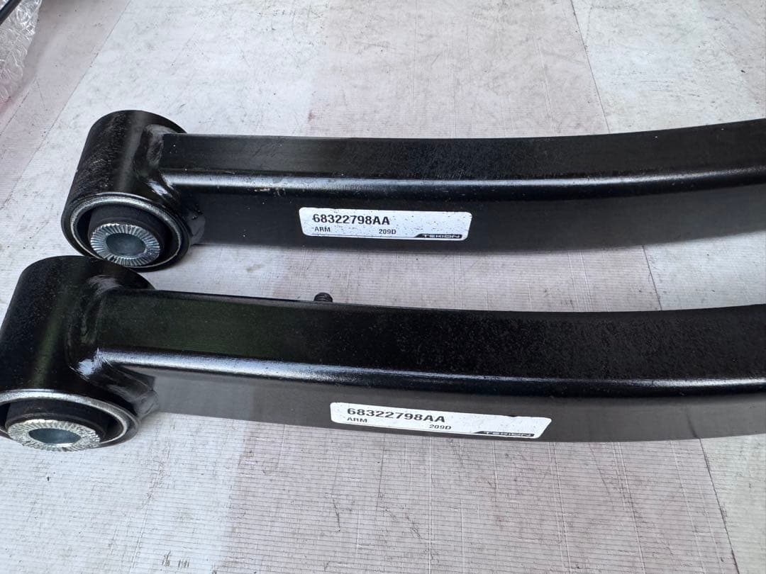 JLラングラー用　モパー2インチフロントロアアーム