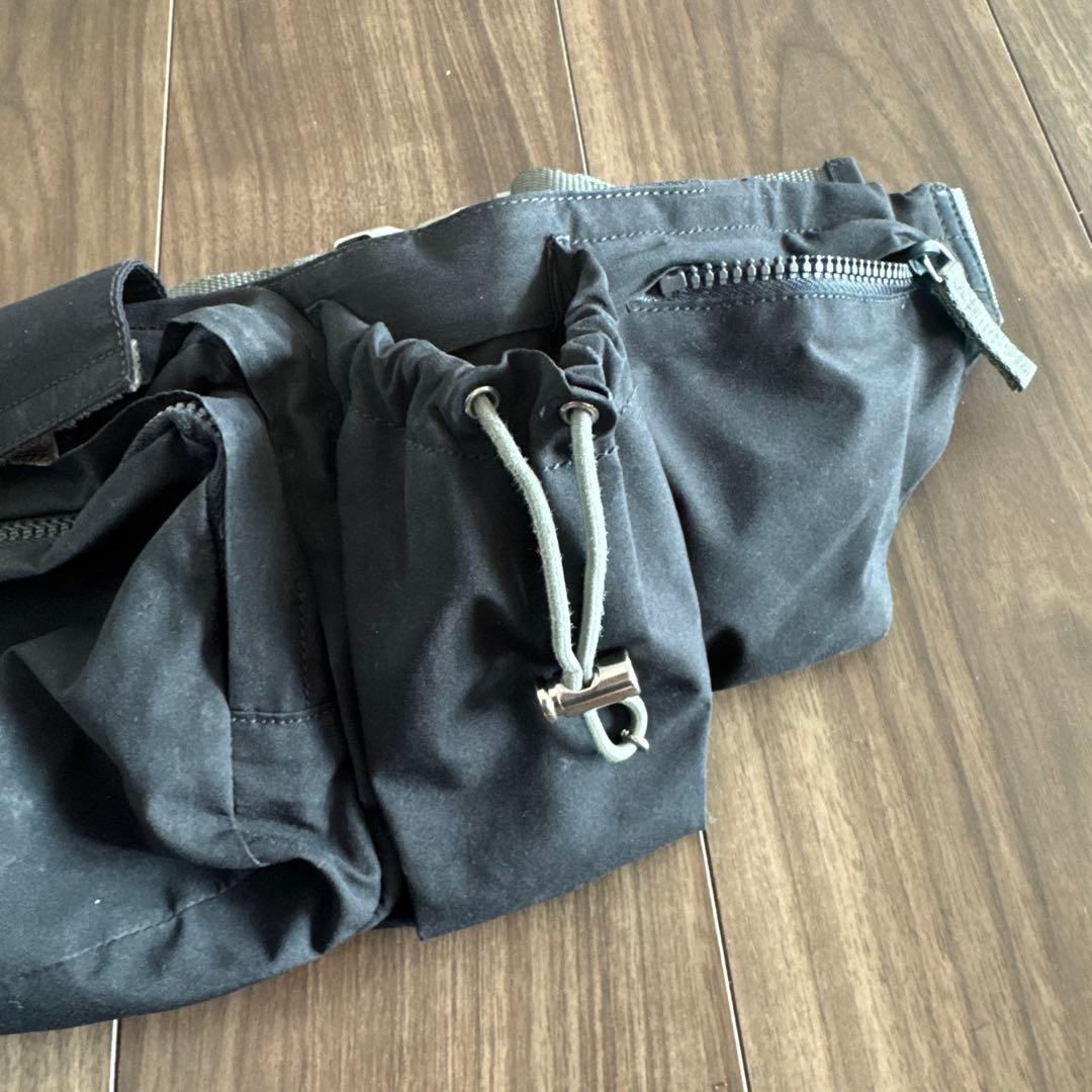 プラダ　PRADA ブラックウエストポーチ ポケット付き　本物