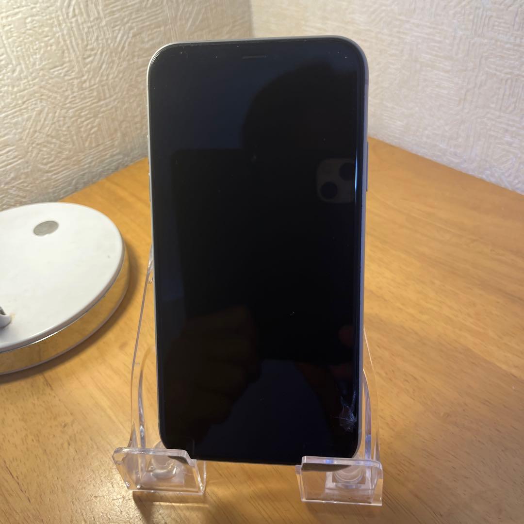 iPhoneXR 64GB 73%バッテリー　画面割れあり