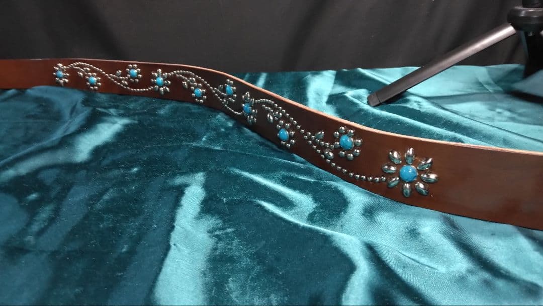 昭南ベンズレザーツタ＆フラワースタッズベルト　チョコ