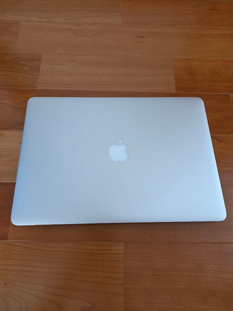 t*0様 Apple MacBook Pro シルバー