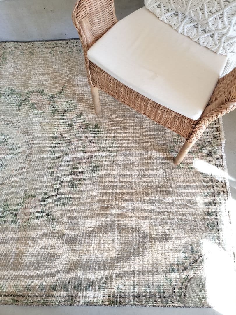 大判/ベージュベース淡いくすみピンクのローズガーデンラグ　No.739