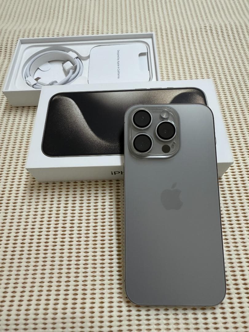 【美品】Apple iPhone15 Pro 512GB ナチュラルチタニウム