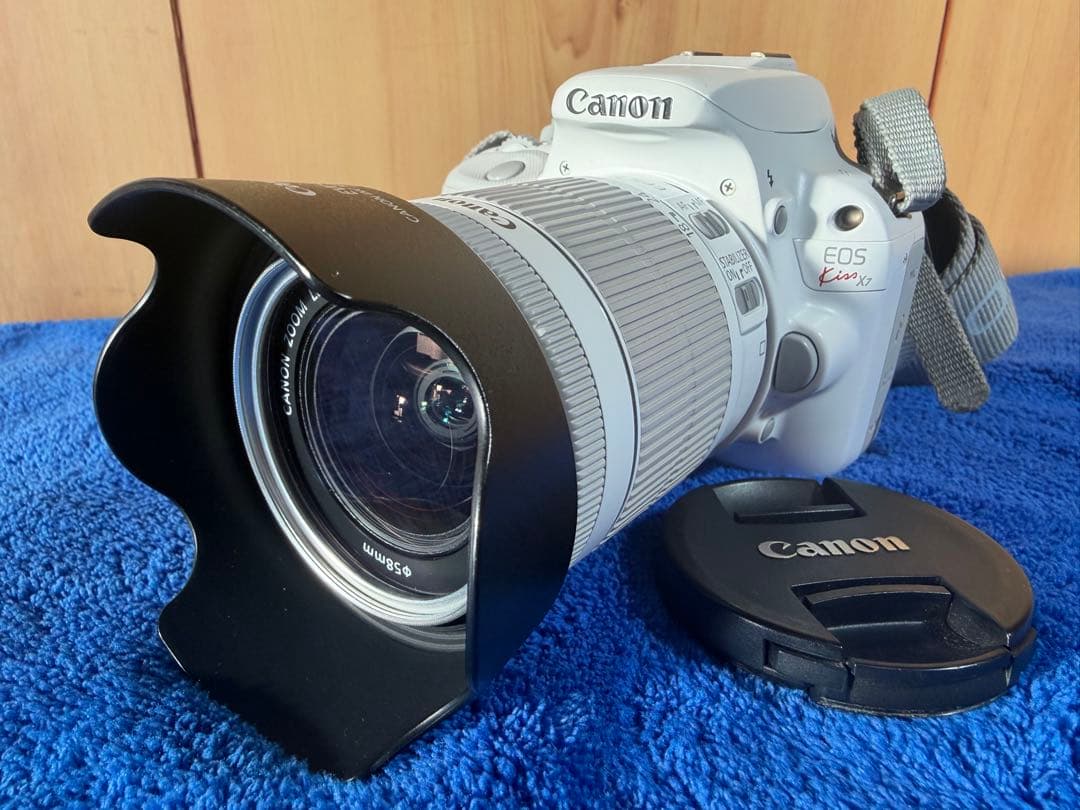 【超美品】【おまけ付】キャノン Canon EOS Kiss X7 ホワイト