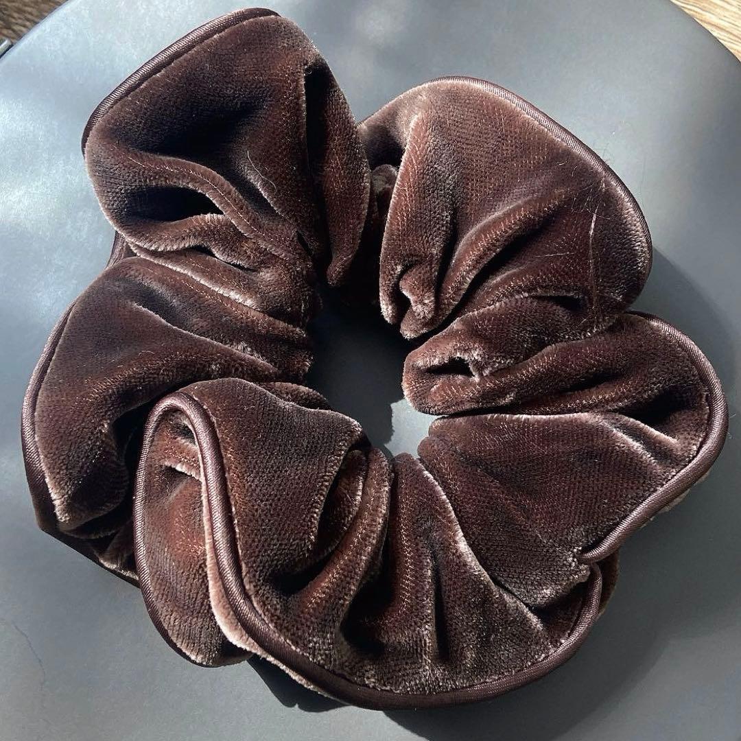 ALEXANDRE DE PARIS ベルベット シュシュ ダークブラウン