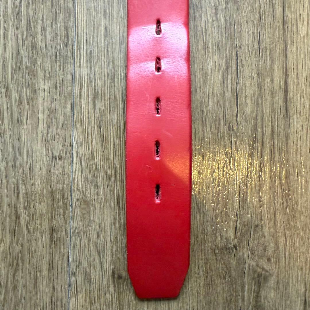 美品 HTC ベルト 4連ピラミッドブラックスタッズベルト レッド 32インチ