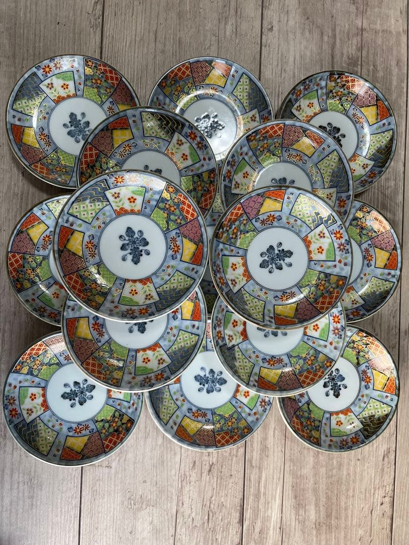 有田焼　吾山窯の金彩染錦小皿15枚セット