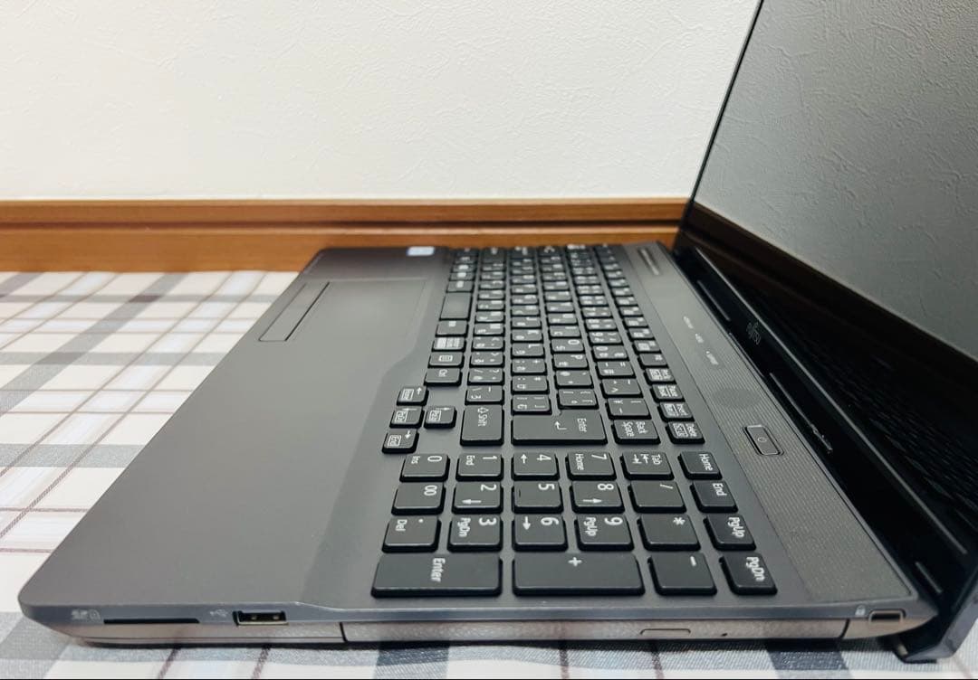 極美品FUJITSU 8gb/ssd256/1TbHDD/offic/win11
