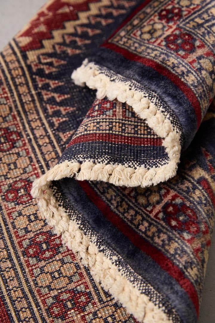 ヴィンテージラグ　トライバルラグ　パキスタン産（125×62cm）紺　赤　黒
