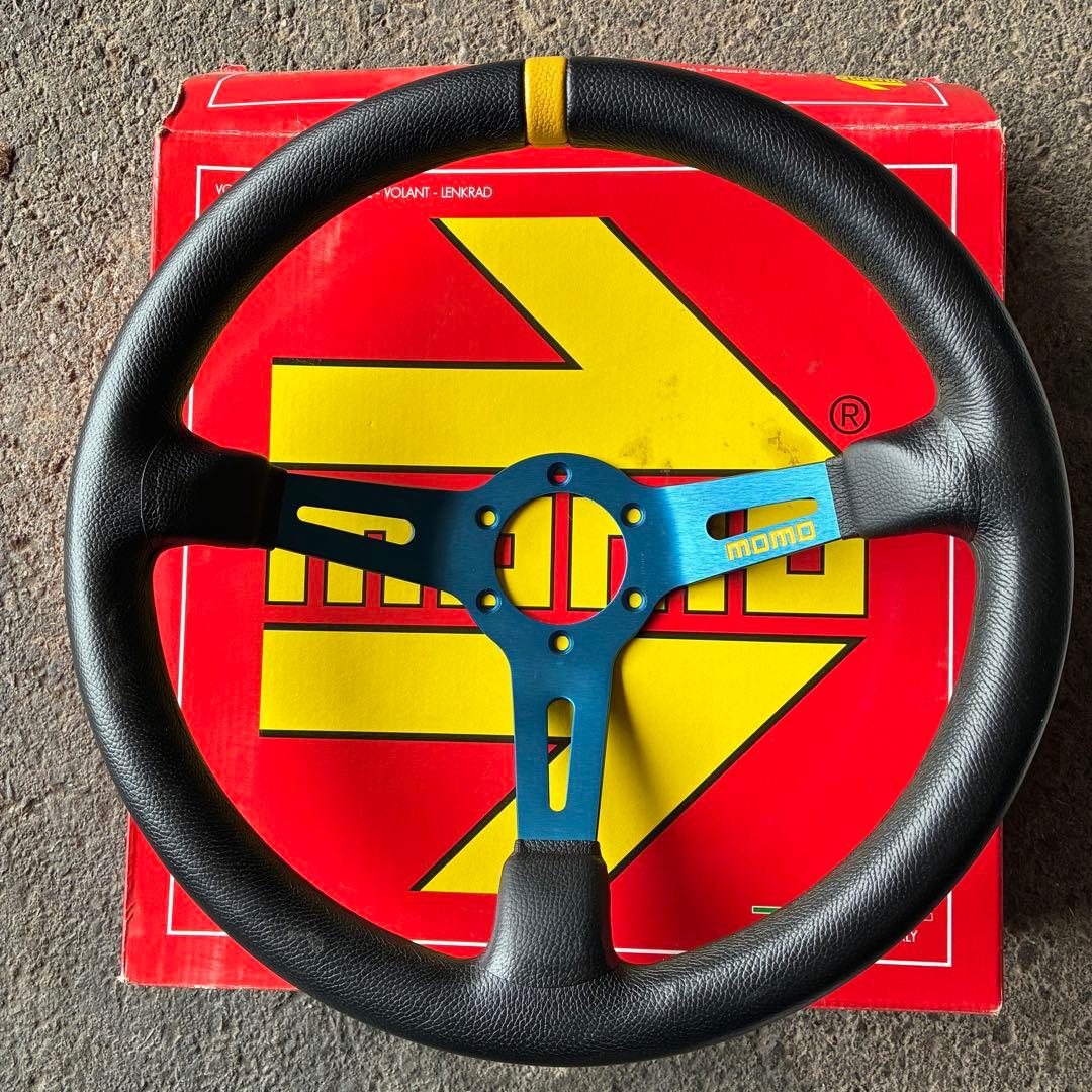 momo ステアリングホイール 未使用品