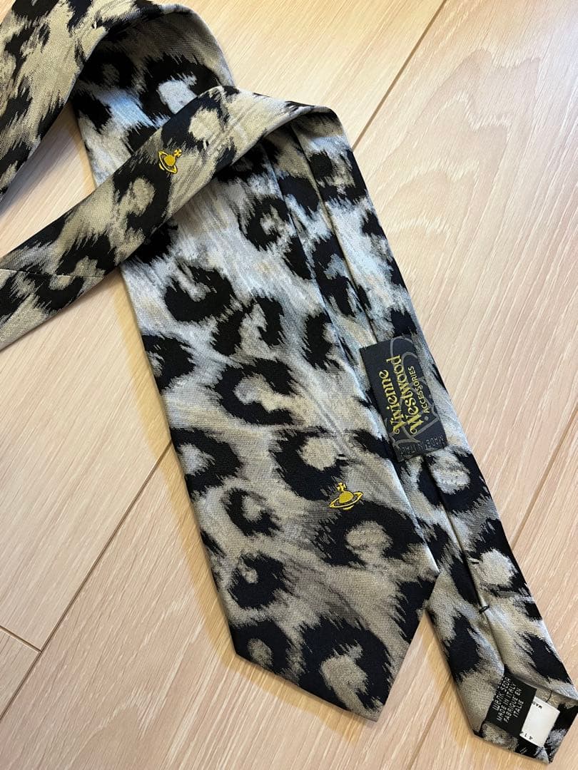 使用感無 ヴィヴィアンウエストウッド ヒョウ柄 シルク ネクタイ レオパード