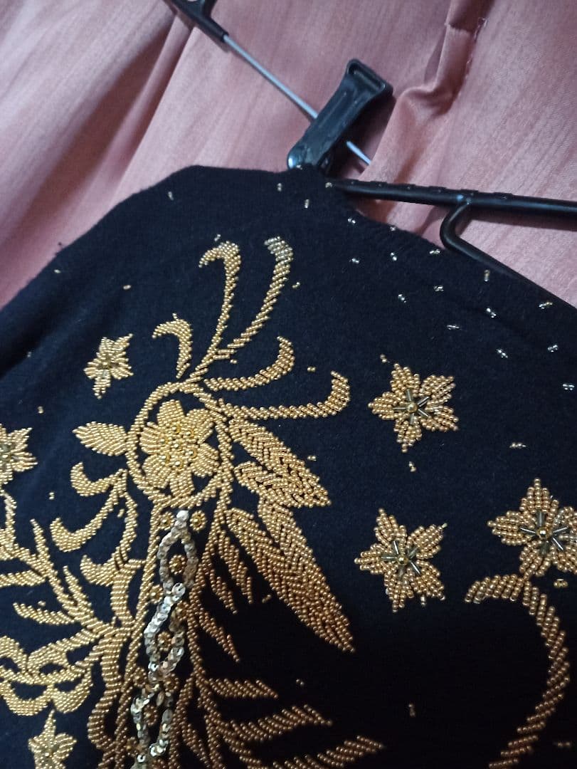 逸品物一品物　黒の刺繍入りアンゴラニットカーディガン　香港製Y2K