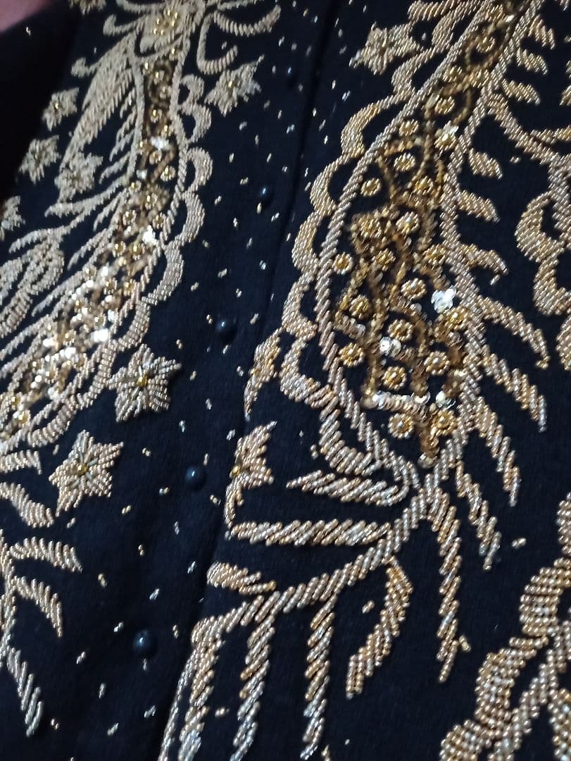 逸品物一品物　黒の刺繍入りアンゴラニットカーディガン　香港製Y2K