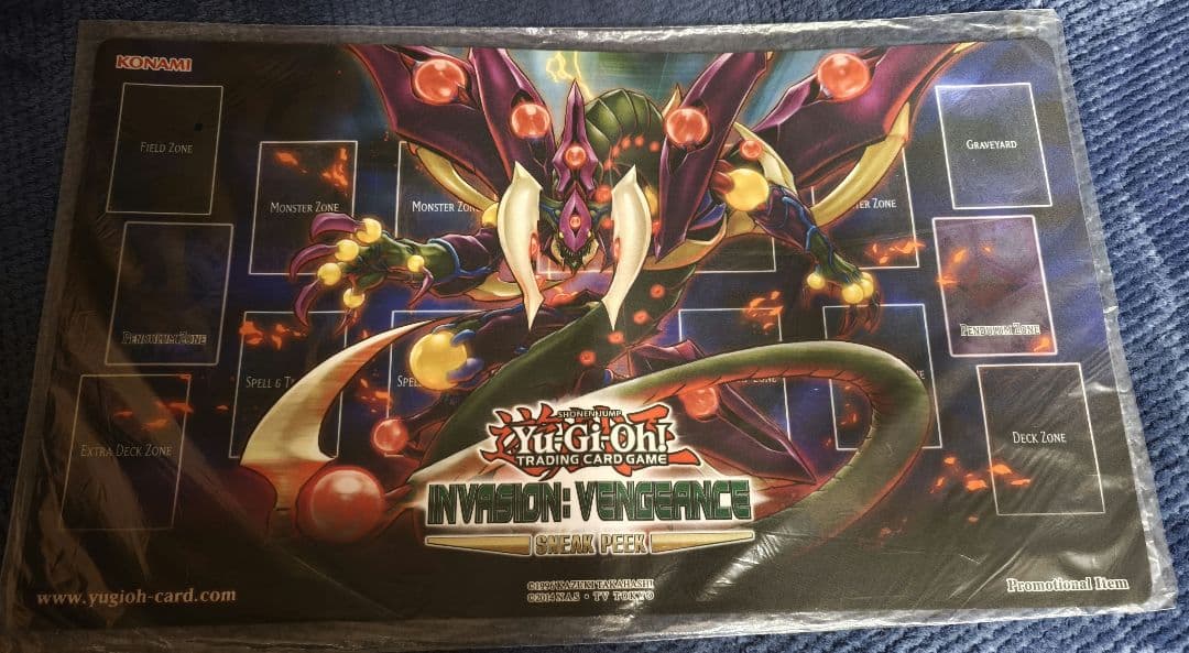 英語版　スターヴヴェノムフュージョンドラゴン　スニークピーク　プレイマット