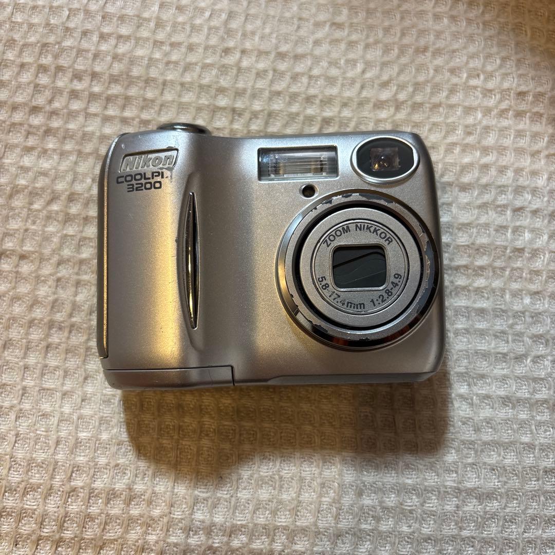 Nikon COOLPIX 3200 シルバー