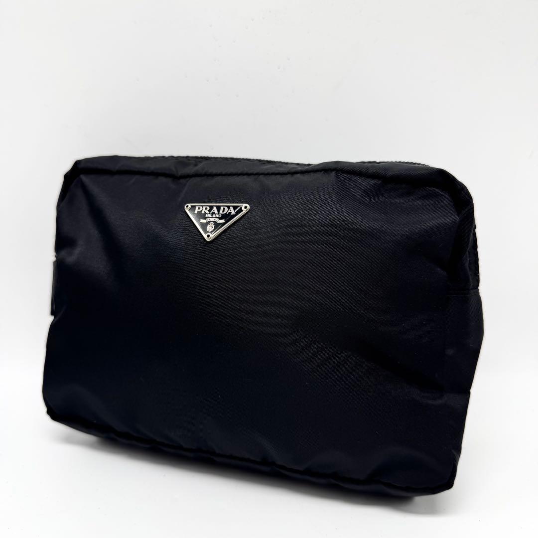 【超美品・使用感少ない✨】プラダ　化粧ポーチ　三角ロゴ　テスートナイロン