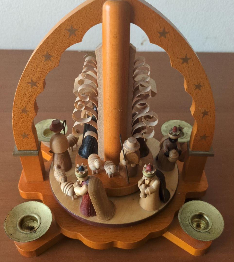 ドイツ　木製クリスマスピラミッド