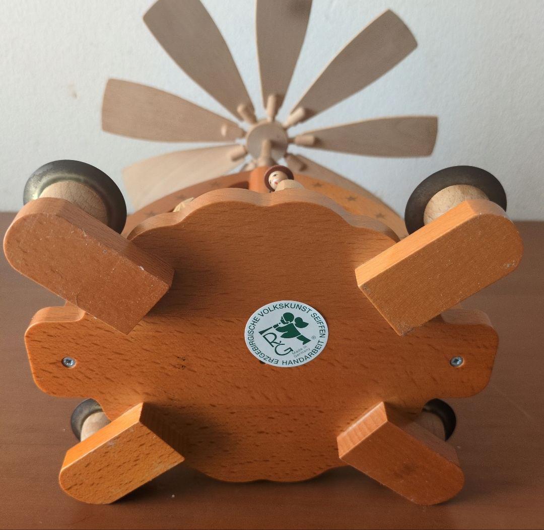 ドイツ　木製クリスマスピラミッド