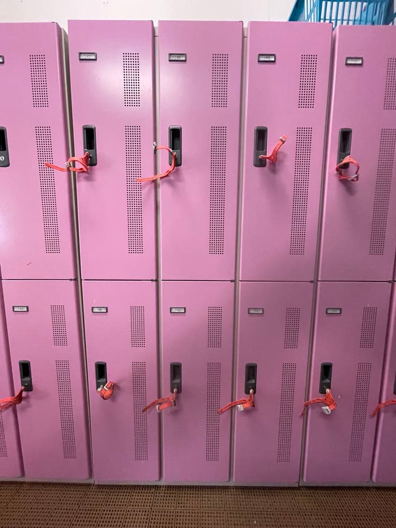 ボタンさん専用　更衣室ロッカー