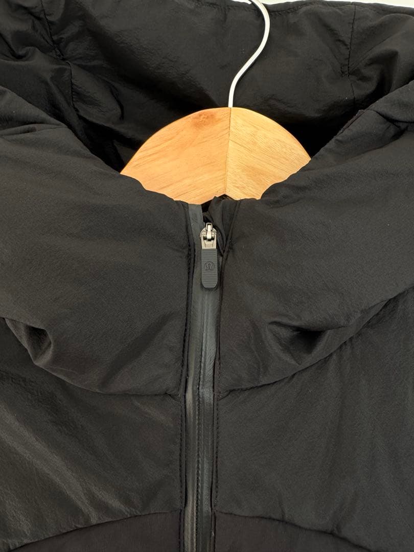 【美品】LULULEMON ルルレモンフード付きブラックジャケット