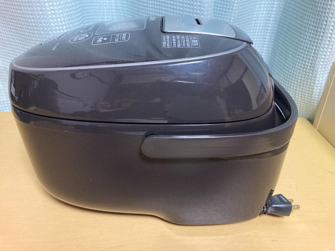 ★★TOSHIBA RC-10VRP 炊飯器 IH 5.5合 2020年製